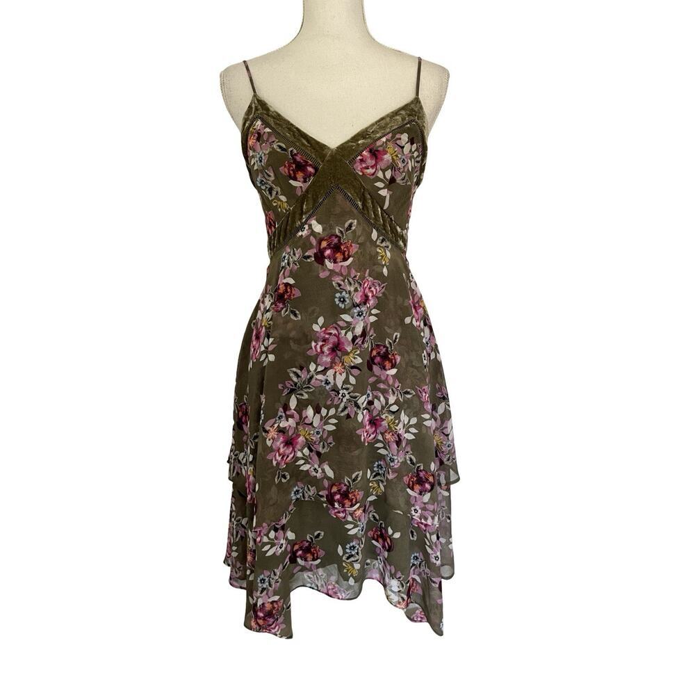 White House Black Market Floral Handkerchief Midi Dress Size 4 Fairy Velvet Trim